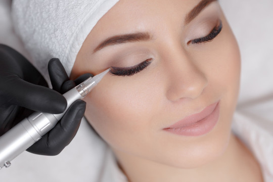 1747125484_83_referencia4_permanentny_makeup.jpg